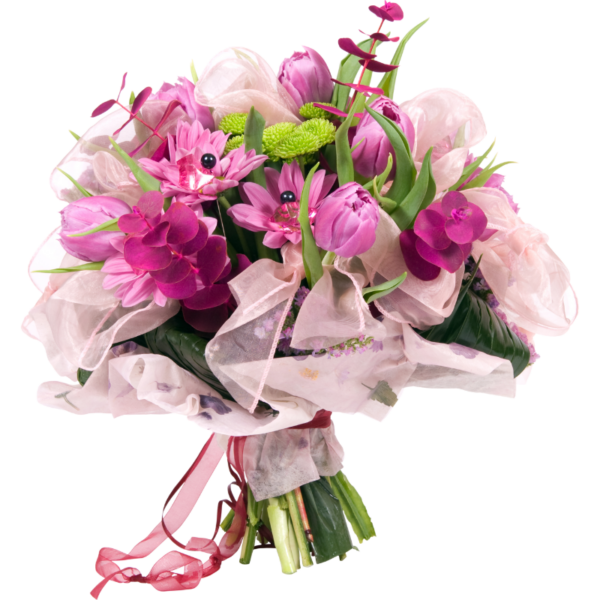 bukiet z fioletowych kwiatów z dodatkiem zieleni owinięty w różowy materiał